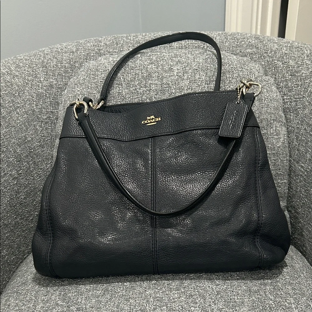 Last chance❗️Coach Lexy Navy Blue Leather Shoulder Bag.